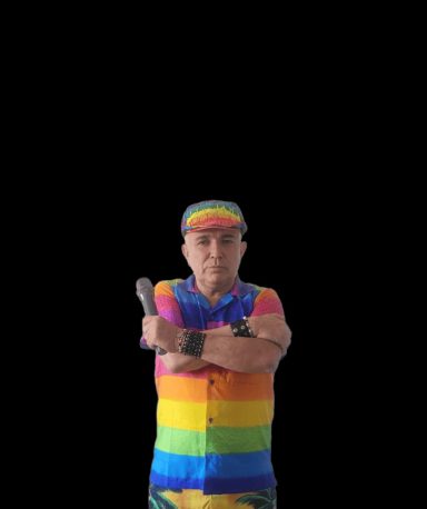 Cantante Victor Dragón estrena "Orgullo gay"
